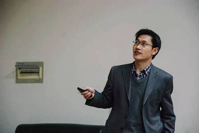 新型石墨烯膜材料橫空出世 柔性導(dǎo)熱雙突破，引領(lǐng)科技新浪潮